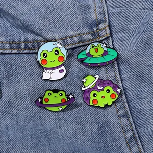 Vierteiliges Cartoon Weltraum Frosch Emaille Pin Set mit Astronauten und UFO Motiven