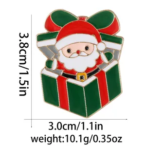 Dimensioni dettagliate di una spilla smaltata Babbo Natale alta 3,8 centimetri