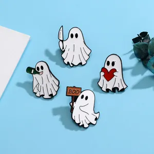 Épingles Émaillées Fantôme Blanc Halloween Fantôme Dessin Animé Avec Cœur Panneau Boo Et Boisson Badges De Revers Bijoux