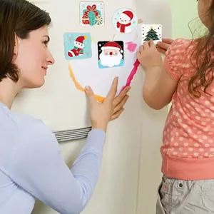 Detailansicht der Weihnachtsmagnete Set mit Weihnachtsmann, Schneemann und Baum Motiven