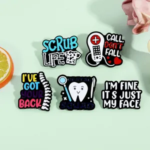 5er-Set Emaille-Pins mit Dental-Squad und Scrub-Life-Motiven für medizinisches Personal