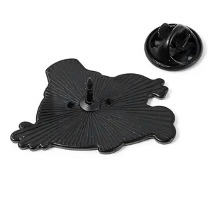 Dos de broche hérisson en émail noir avec texture métallique et fermoir papillon