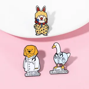 Broche en Émail Animaux Drôles Dessin Animé Lapin Clown Chien Canard Docteur Alliage Badge Métal Pour Décoration Sac À Dos Vêtements