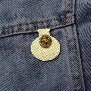 Pin creativo de metal con forma de matraz de química y cierre de mariposa dorado
