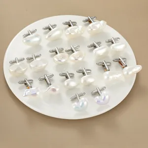 Boutons de manchette en perles baroques irrégulières avec base argentée et formes variées