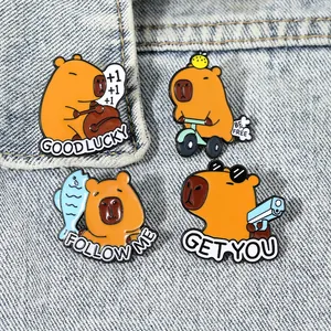 Lot de 4 épingles en émail Capybara aux motifs variés sur tissu denim pour sacs