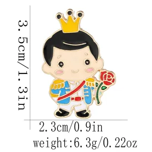 Cartoon Emaille Brosche Prinz mit Rose und Krone, Maße 3.5cm mal 2.3cm und 6.3g Gewicht