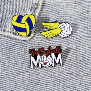 Lot de 3 épinglettes de volleyball émaillées avec cœurs, ailes et motif MOM sur denim