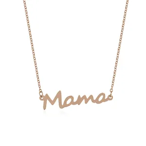 Collana minimalista Mama con ciondolo in corsivo oro rosa e catenina sottile elegante