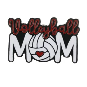 Broche de sport émaillée Volleyball Mom avec cœur rouge pour décor de vêtements et sacs