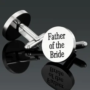 Bouton de manchette en argent poli avec gravure Father of the Bride sur fond sombre
