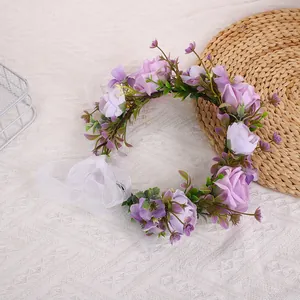 Detail von böhmischem lila Rosenkranz mit verstellbarer weißer Organza-Schleife