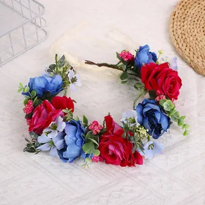 Böhmischer Blumenkranz mit roten und blauen Rosen für Hochzeiten und Fotoshootings