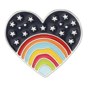Broche en forme de cœur arc-en-ciel avec motif étoile bleue et finition en émail poli