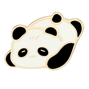 Épinglette mignonne en émail motif panda style chinois avec bords dorés pour sacs