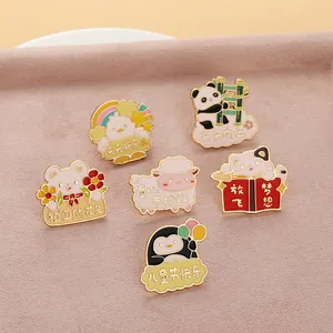 Set di 6 spille smaltate a cartone animato con simpatici animali per zaini da bambino