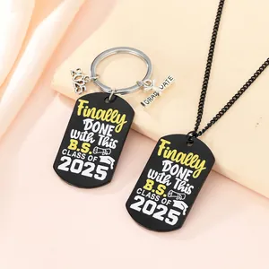 Schwarzes Abschluss-Schmuckset mit 2025 Anhänger und graviertem Edelstahlanhänger