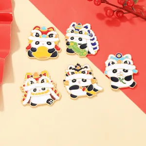Set di 5 spille in smalto con panda che ballano il leone e bordi in metallo dorato