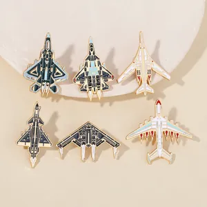 Lot de six pins émaillés d'avions militaires incluant bombardiers furtifs et chasseurs