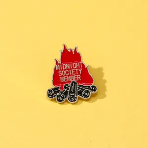 Vintage Bonfire Enamel Pin Midnight Society Member Lettering Brooch Zinc Alloy Electroplated Badge For Backpack Clothing Decoration Unisex Accessory