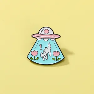 Broche Clou en Émail Chat UFO Dessin Animé Rose Bleu Alliage de Zinc Badge pour Vêtements Sac à Dos Femme Enfant Cadeau