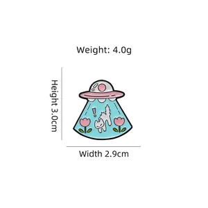 Broche en émail chat OVNI dessin animé rose et bleu ciel avec dimensions de 3,0 cm