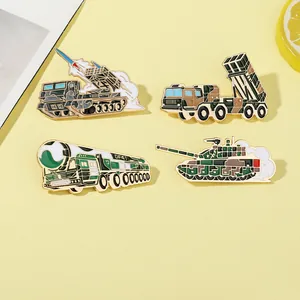 Pins militaires en émail DF-41 et char de combat avec motifs camouflage et bordure dorée