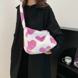 Sac fourre-tout en peluche avec imprimé cœur, fausse fourrure douce et bandoulière