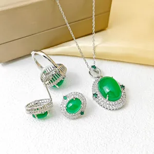 Parure de bijoux émeraude comprenant collier bague et boucles d oreilles en argent