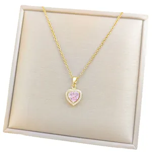Elegante Goldhalskette mit rosa Herz-Zirkon-Anhänger und weißem Diamant-Halo-Rand