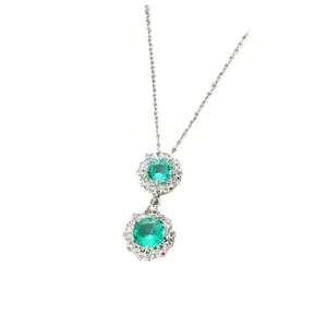 Collier en acier titane avec pendentifs ronds en pierre verte et cristaux colorés