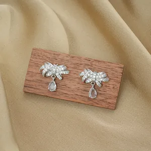 Elegante Titan Schleife Ohrringe mit Zirkonia Tropfenanhängern für Damen Mode