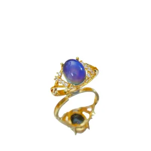 Bague rétro plaquée or avec pierre ovale changeant de couleur et zircons blancs