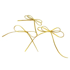 Drei goldene PU-Leder-Schleifen für Geschenkverpackungen und DIY-Zubehör