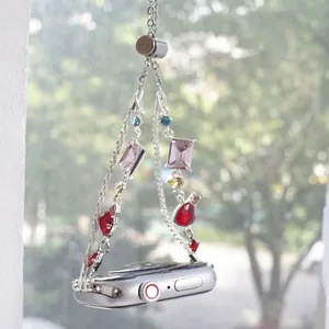 Bracelet de montre connectée en métal argenté avec pierres colorées et boucle réglable