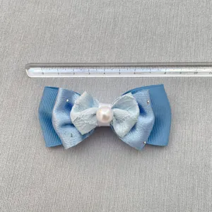 Handgemaakte 8cm blauwe haarstrik met gelaagde linten, parels en glanzende strass-stenen