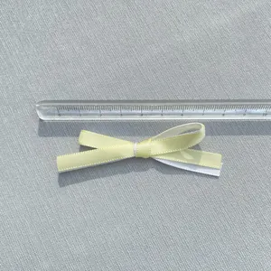 5cm doppellagige Satinschleife in Gelb und Weiß für Bastelarbeiten und Haarschmuck-Zubehör