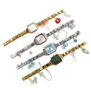 Montre à quartz pour femmes avec cadran carré et pendentifs tendance en quatre coloris