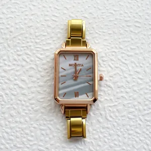 Elegante MODIYA Quarzuhr in Roségold mit rechteckigem Marmor-Zifferblatt und Metallarmband