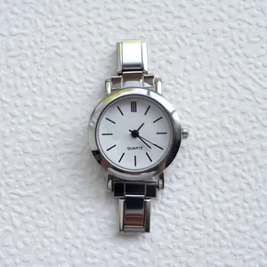 Orologio al quarzo universale in acciaio argento con quadrante bianco e cinturino modulare
