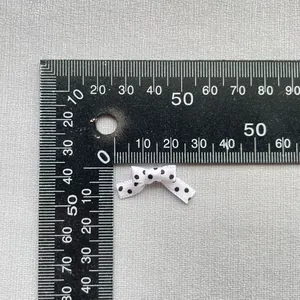 Mini lazo blanco de 25mm con lunares negros para manualidades y ropa de muñecas