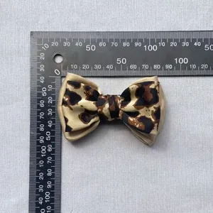 Pinza para el pelo con estampado de leopardo y seda beige para accesorios y manualidades