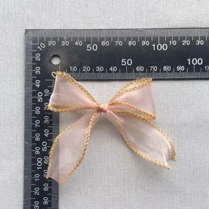 Nœud en fil de queue de poisson rose avec bord doré de 9cm pour accessoires DIY