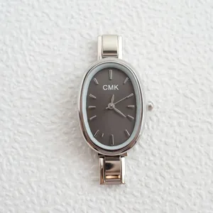 Damen Quarzuhr mit anthrazitfarbenem Oval-Zifferblatt und silbernem Gliederarmband