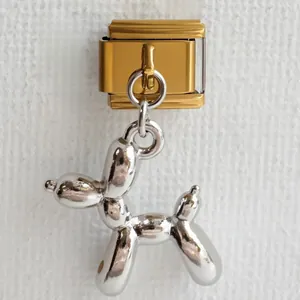 Bracciale charm italiano con base dorata lucida e ciondolo a forma di cane palloncino