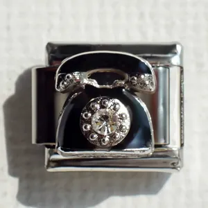Macro de abalorio de teléfono retro en acero inoxidable con esmalte negro y cristal