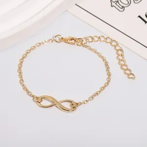 Bracelet infini doré classique avec chaîne réglable et fermoir mousqueton élégant