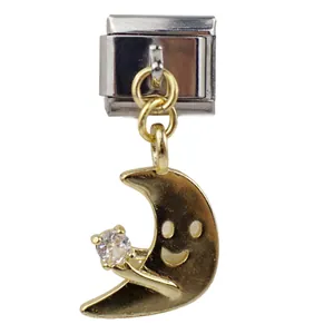 Italienischer Modul-Charm mit goldenem Mondanhänger, Smile-Gesicht und kleinem Zirkon