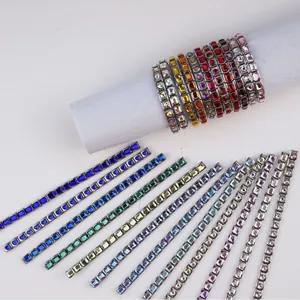 Bracelets italiens avec cristaux carrés multicolores sur acier inoxydable poli