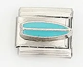 Dettaglio della maglia per bracciale italiano in acciaio con design surf azzurro